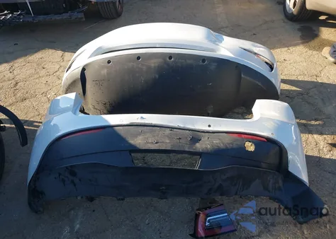 2022 Tesla Model Y Performance Dual Motor All-Wheel Drive z USA, uszkodzony, nr VIN 7SAYGDEFXNF488274